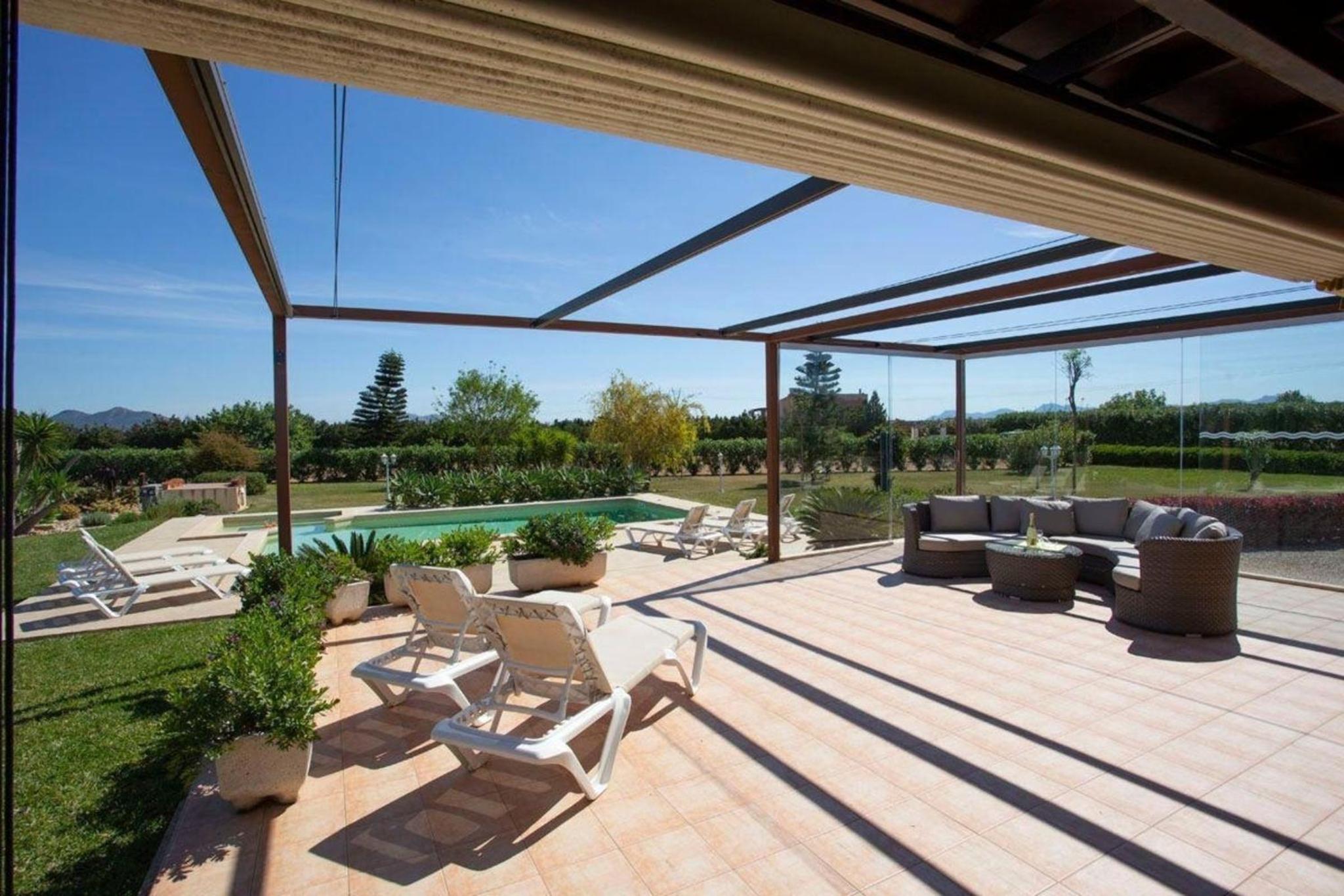 Großzügige Finca Alegria mit beheizbarem Pool