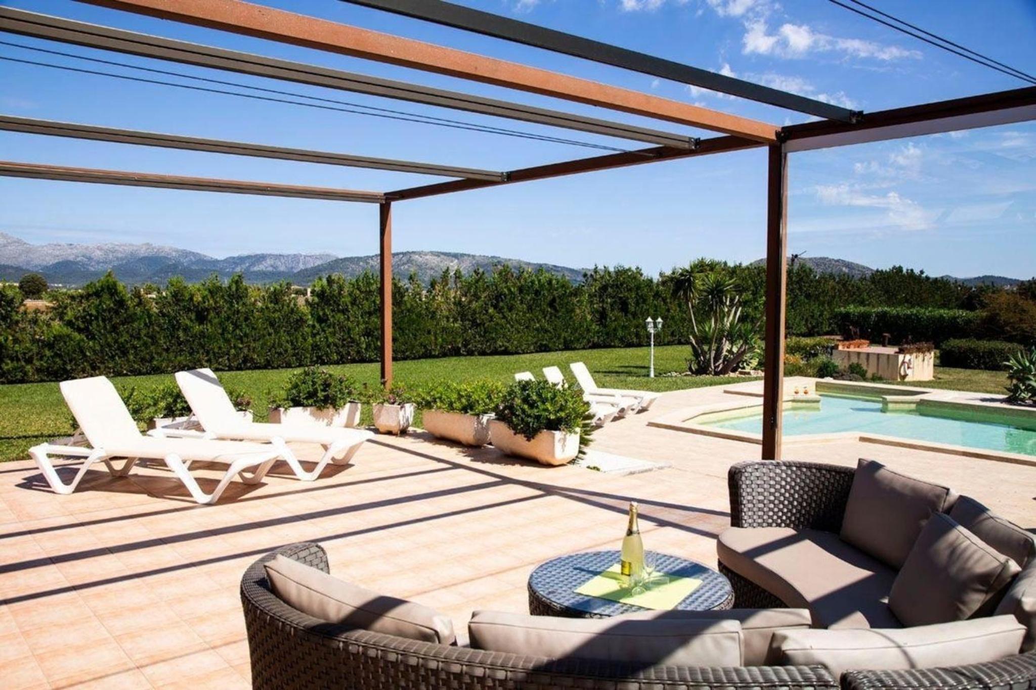 Großzügige Finca Alegria mit beheizbarem Pool