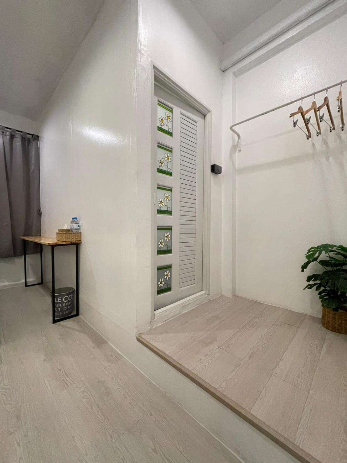 Ekanek Hostel
