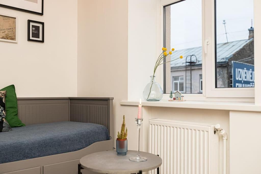 Cute studio APT with a View over the rooftops and Free parking in the area view 5