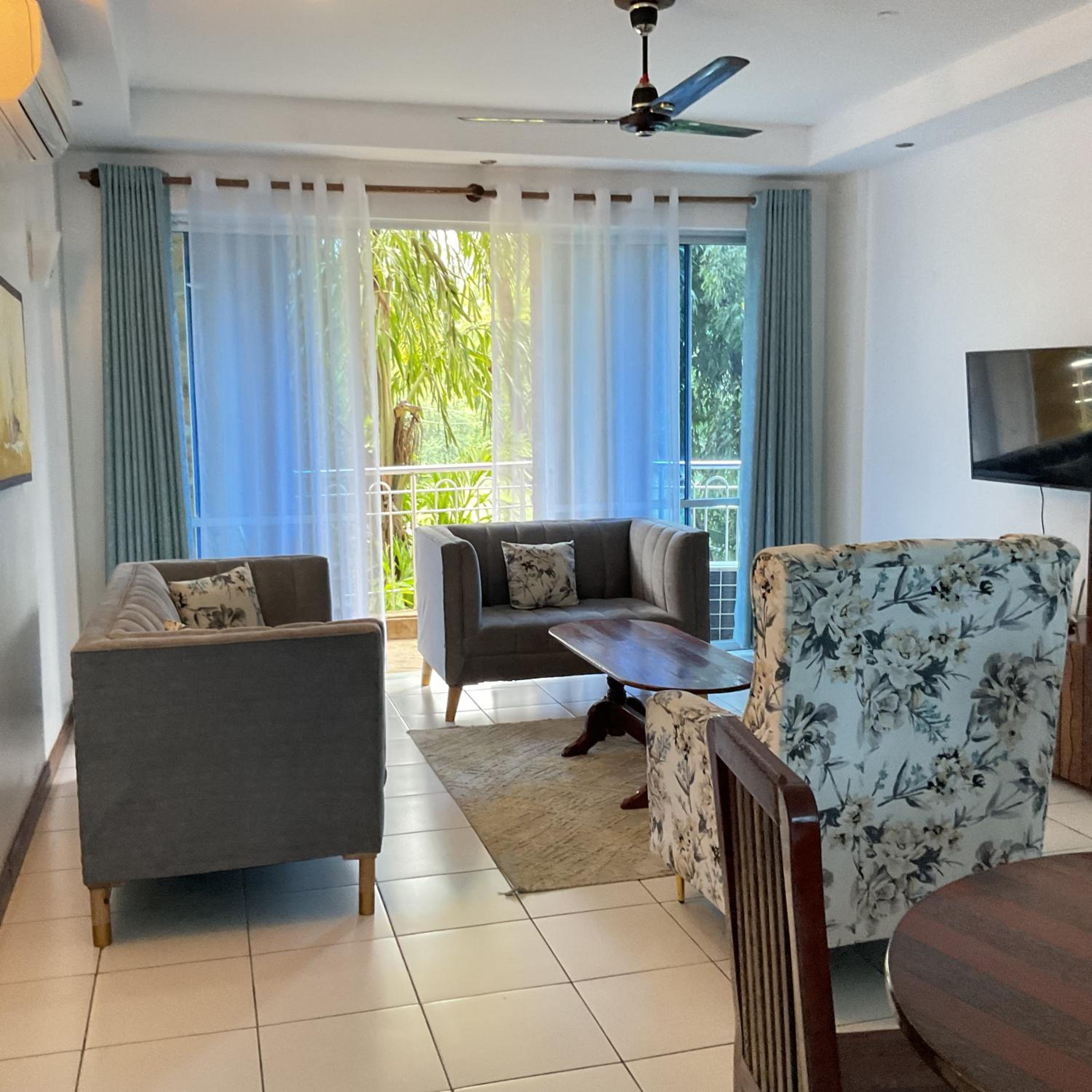 Coastal nook 2 bedroom beach flat , Lido view 3