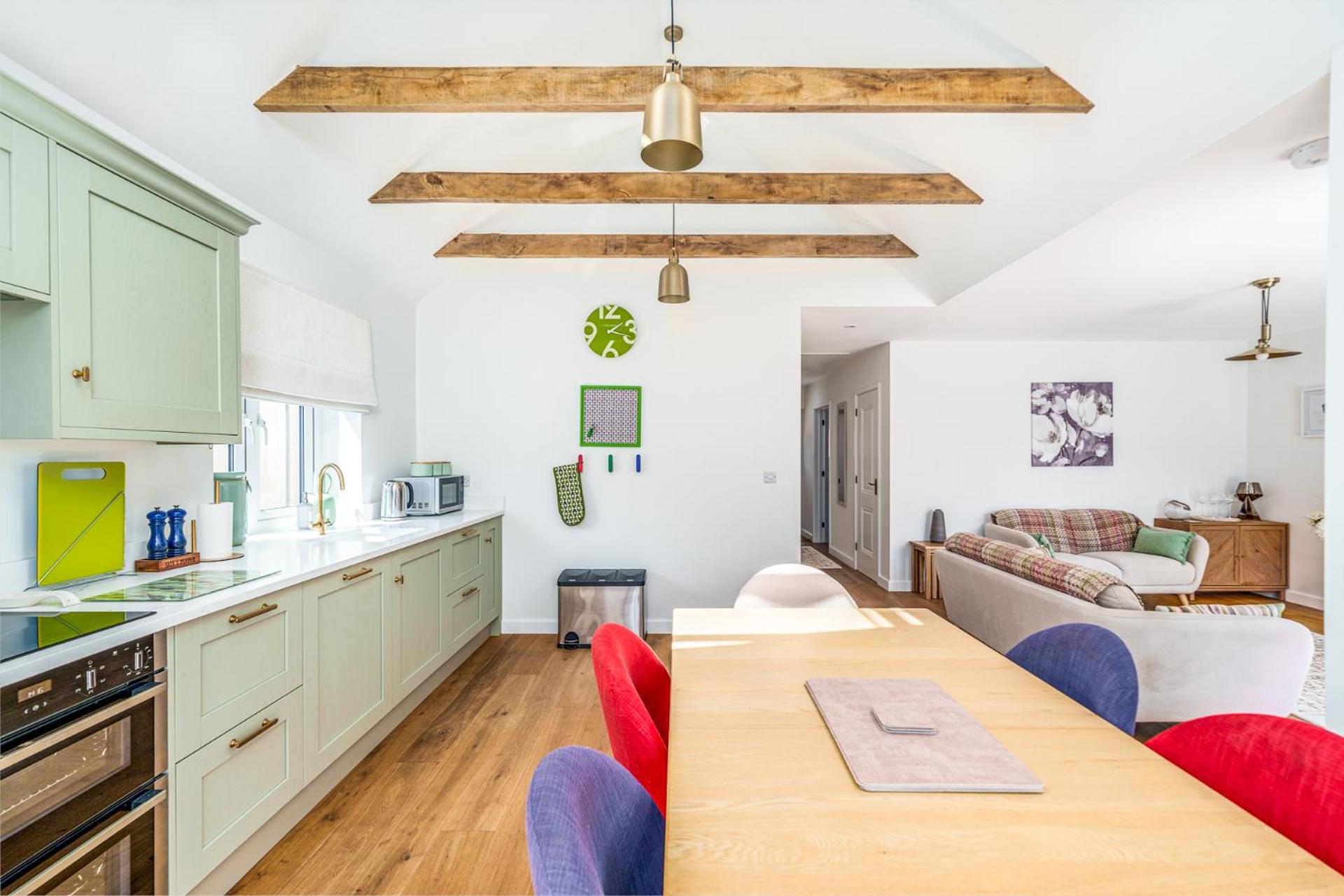 Bungalow Close to South Downs & Beach view 4