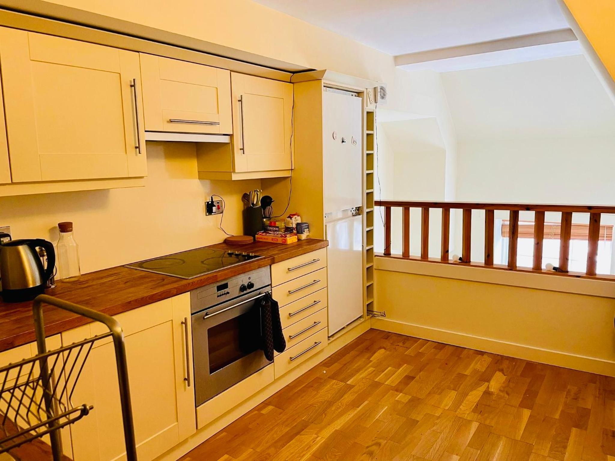 Edinburgh City Centre Duplex Apartment with stunning city skyline views view 3