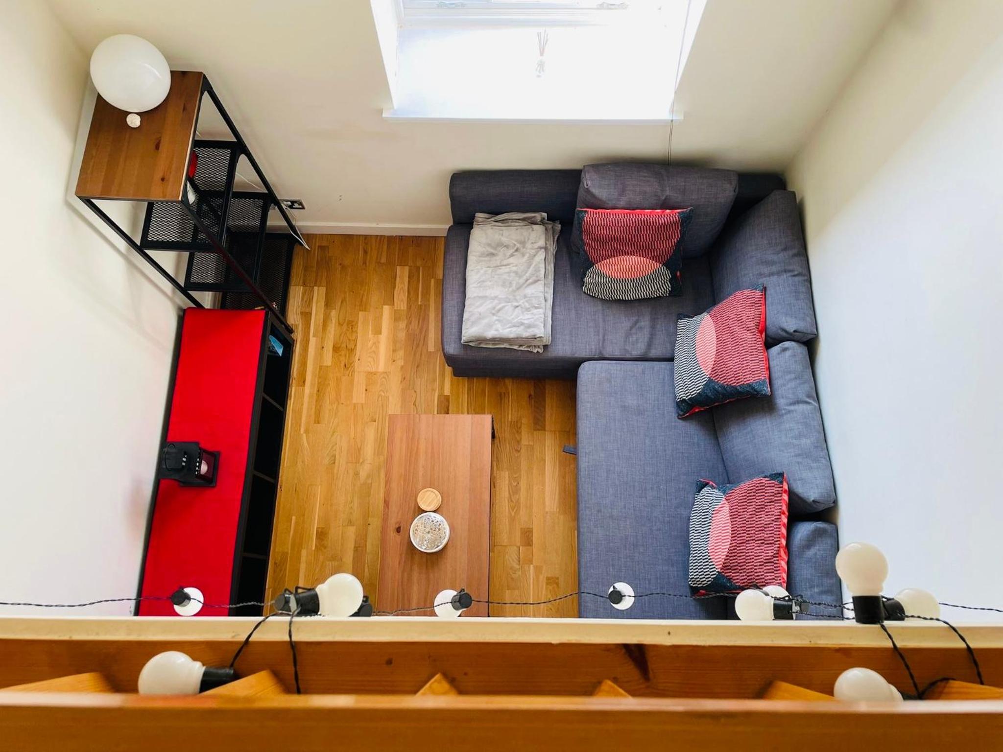 Edinburgh City Centre Duplex Apartment with stunning city skyline views view 4
