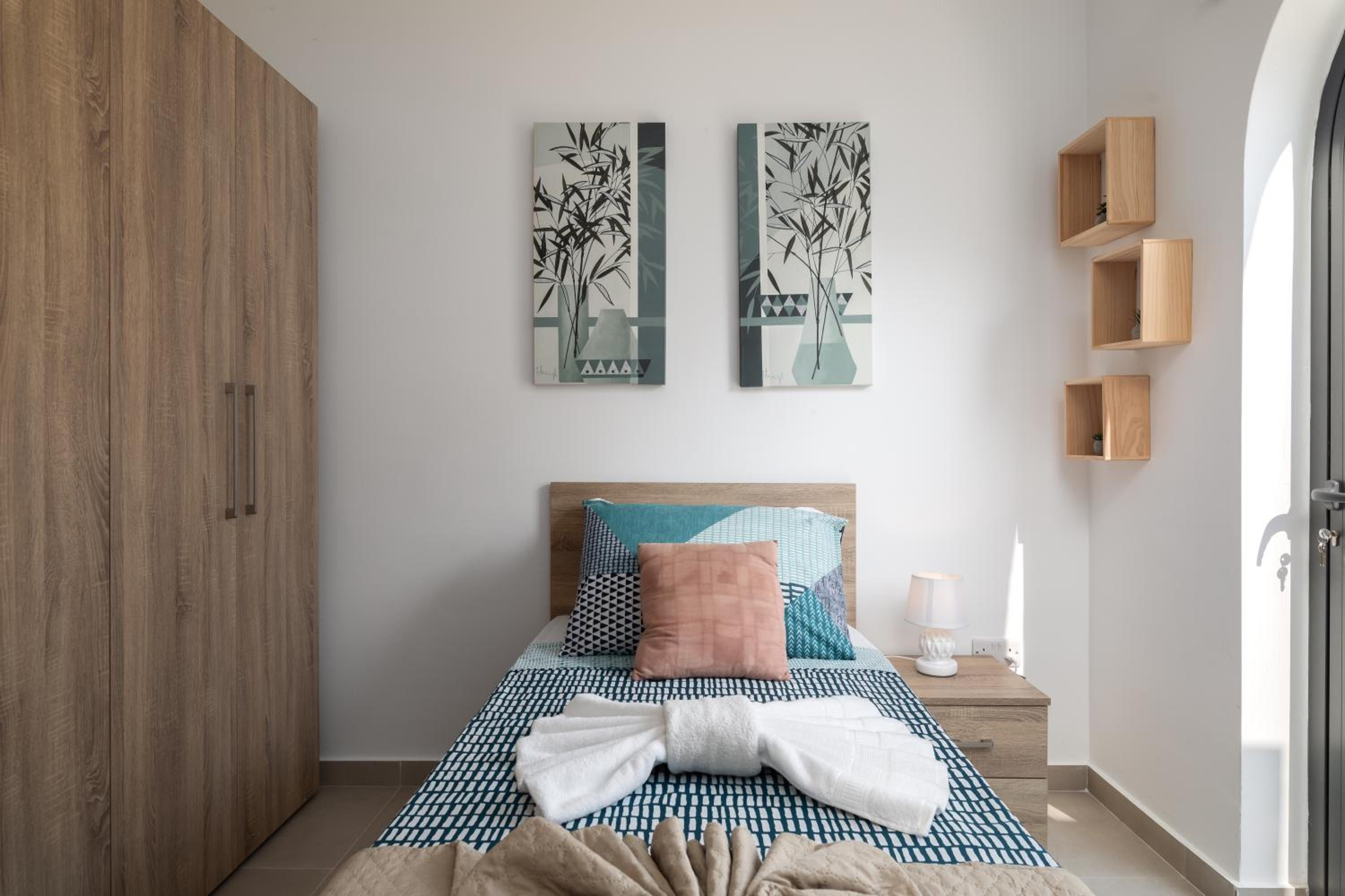 Modern 2BR Stylish Apartment with 2 Balconies - Close to St Julian's & Sliema & Yacht Marina photo 5