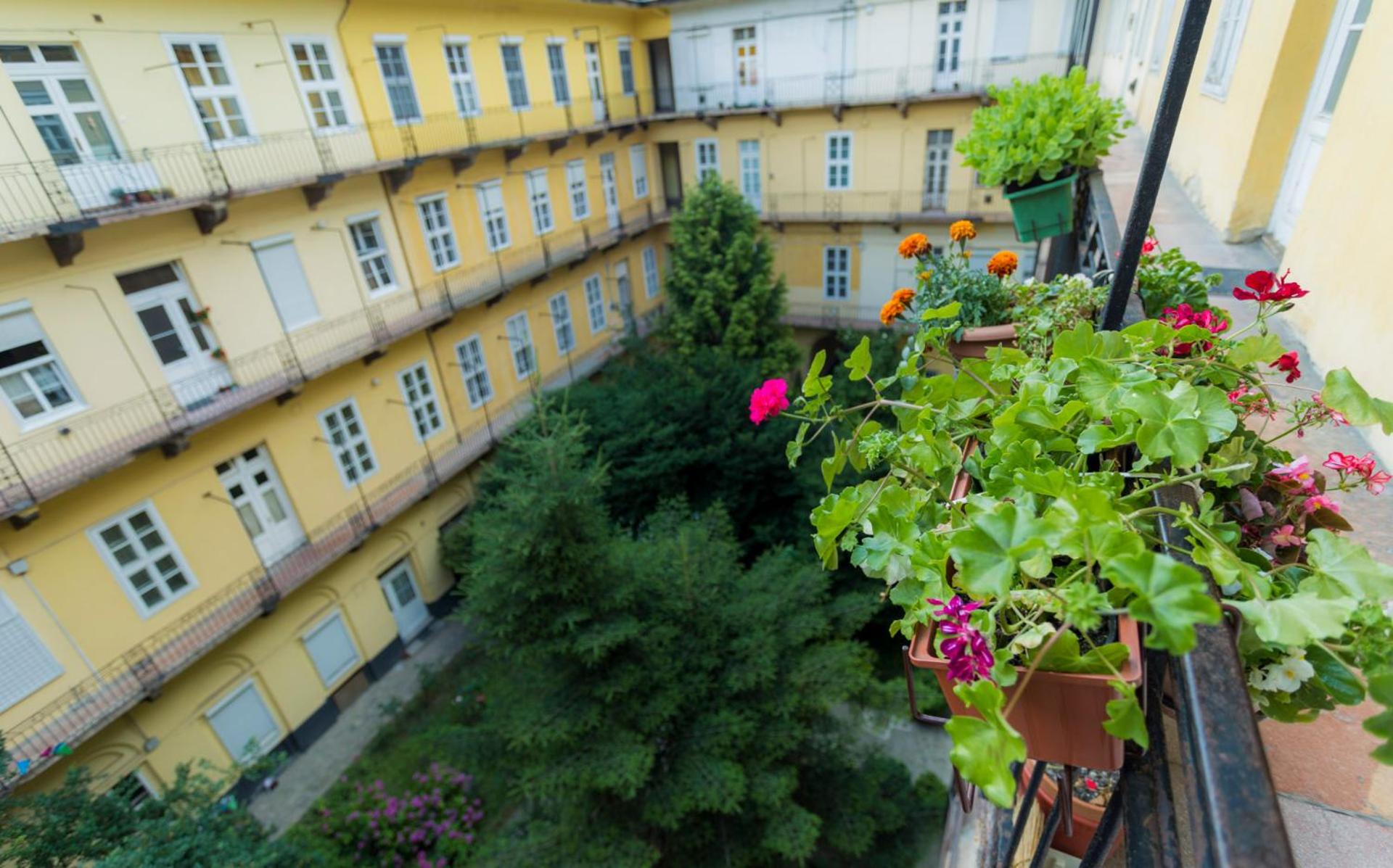 Laksa Apartments