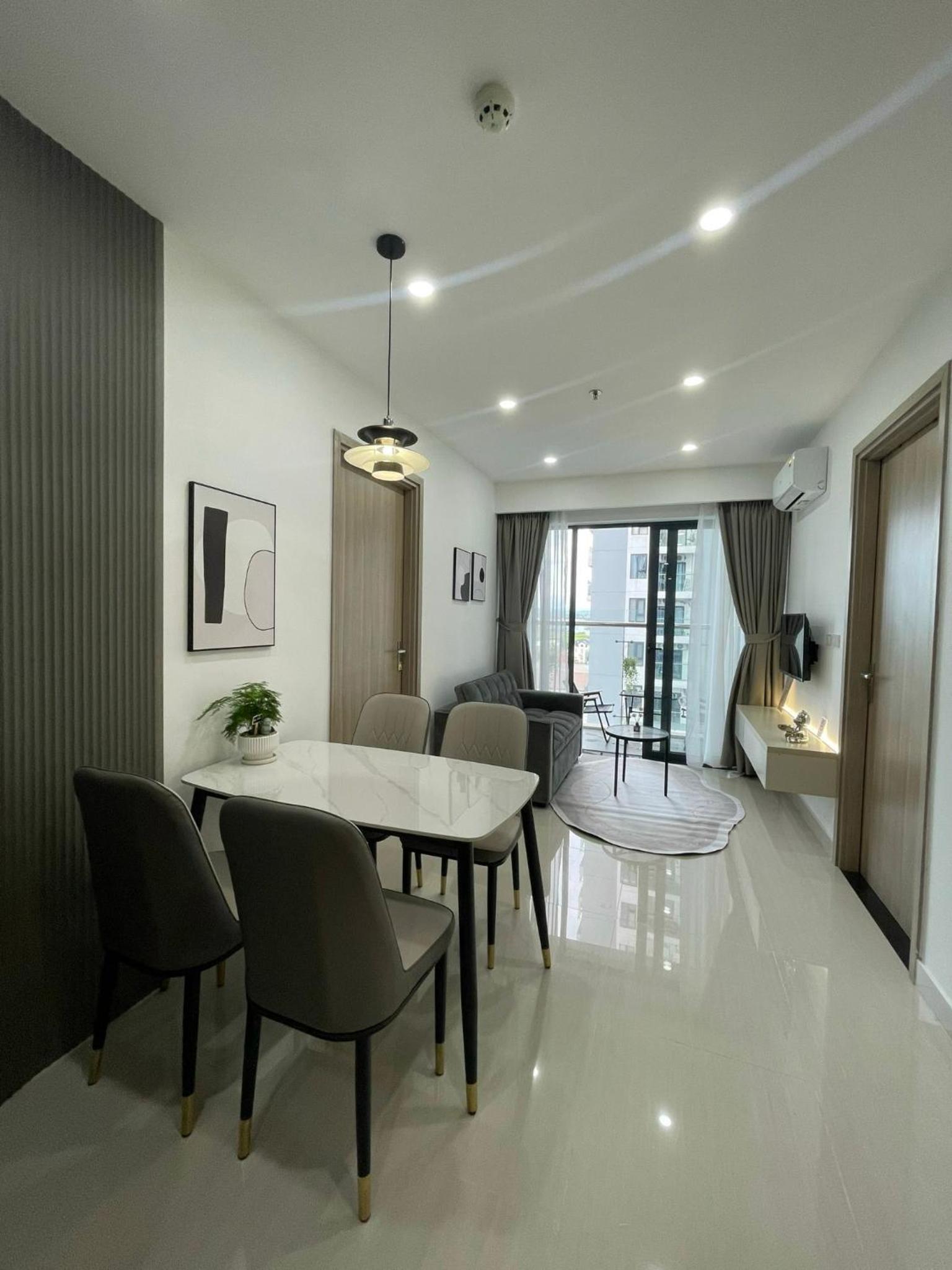 Hue Oi 4 Homestay - Spacious 2-Bedroom Apartment with Balcony & Pool - River and Field View view 2