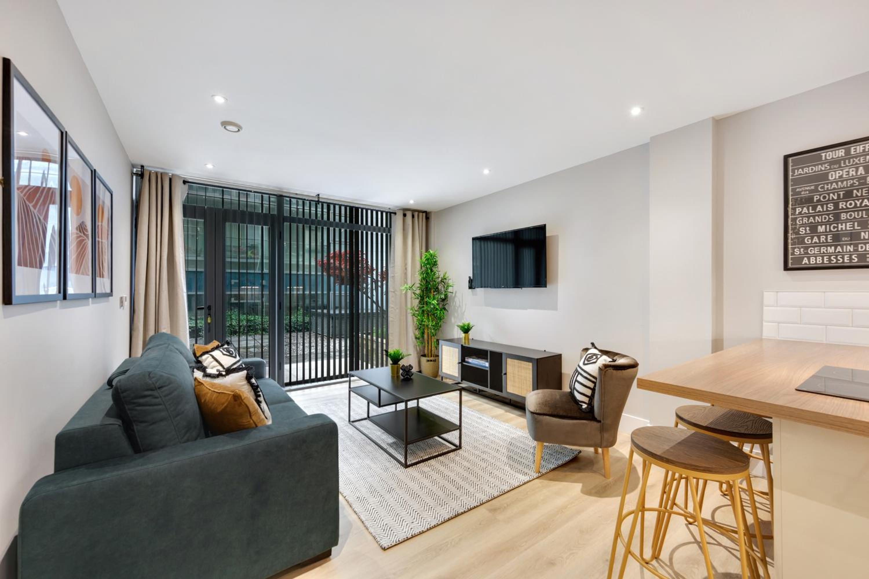 Host & Stay - Henry Street Chambers photo 3