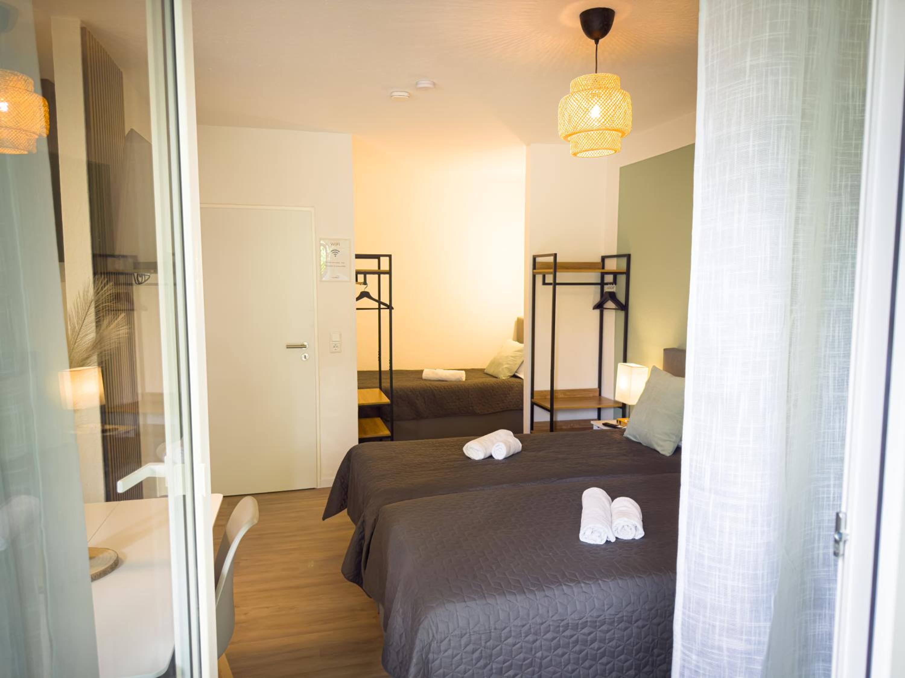 ImmoStay S#6 - Ferienwohnung, WiFi & Free Parking Nähe Mercedes Benz