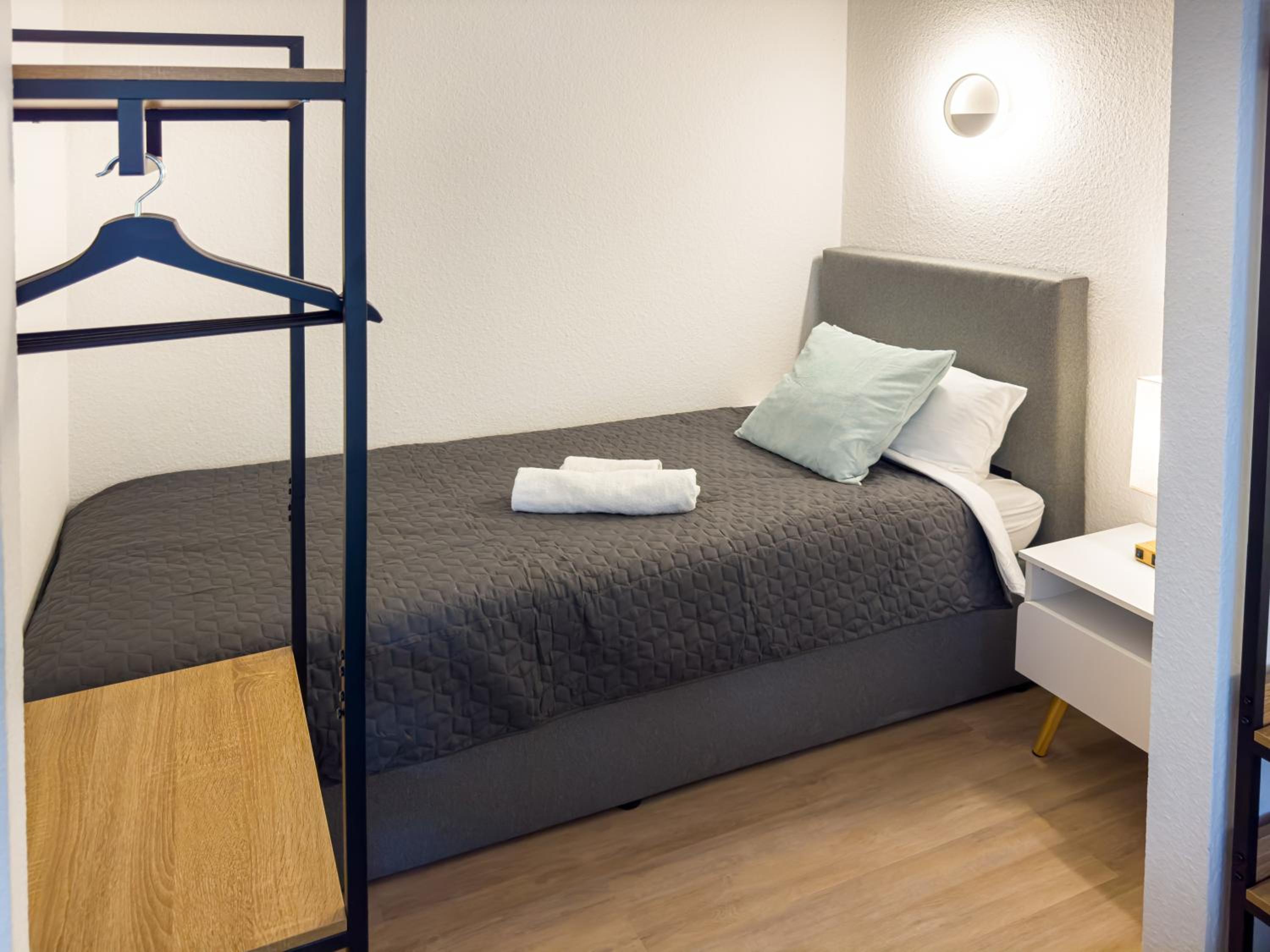ImmoStay S#6 - Ferienwohnung, WiFi & Free Parking Nähe Mercedes Benz