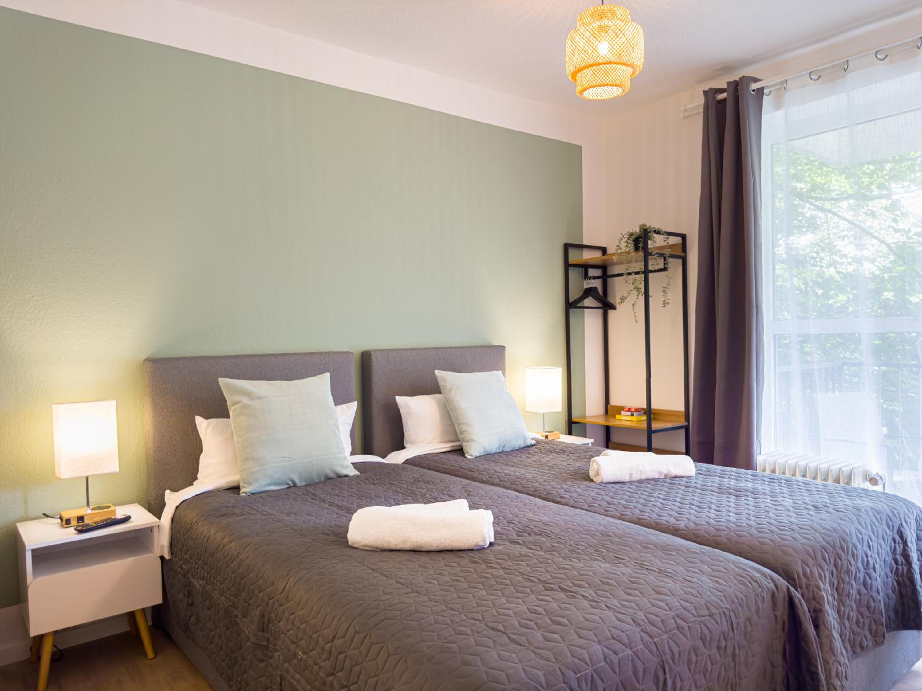 ImmoStay S#6 - Ferienwohnung, WiFi & Free Parking Nähe Mercedes Benz