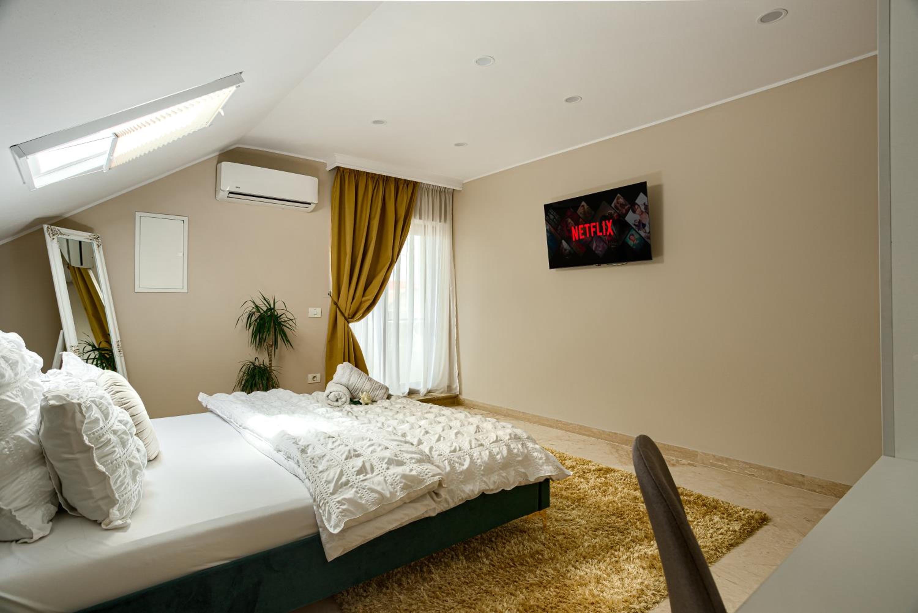 Sika Grand Palladium Garden & Spa Central Apartment - cazare Arad - self check in