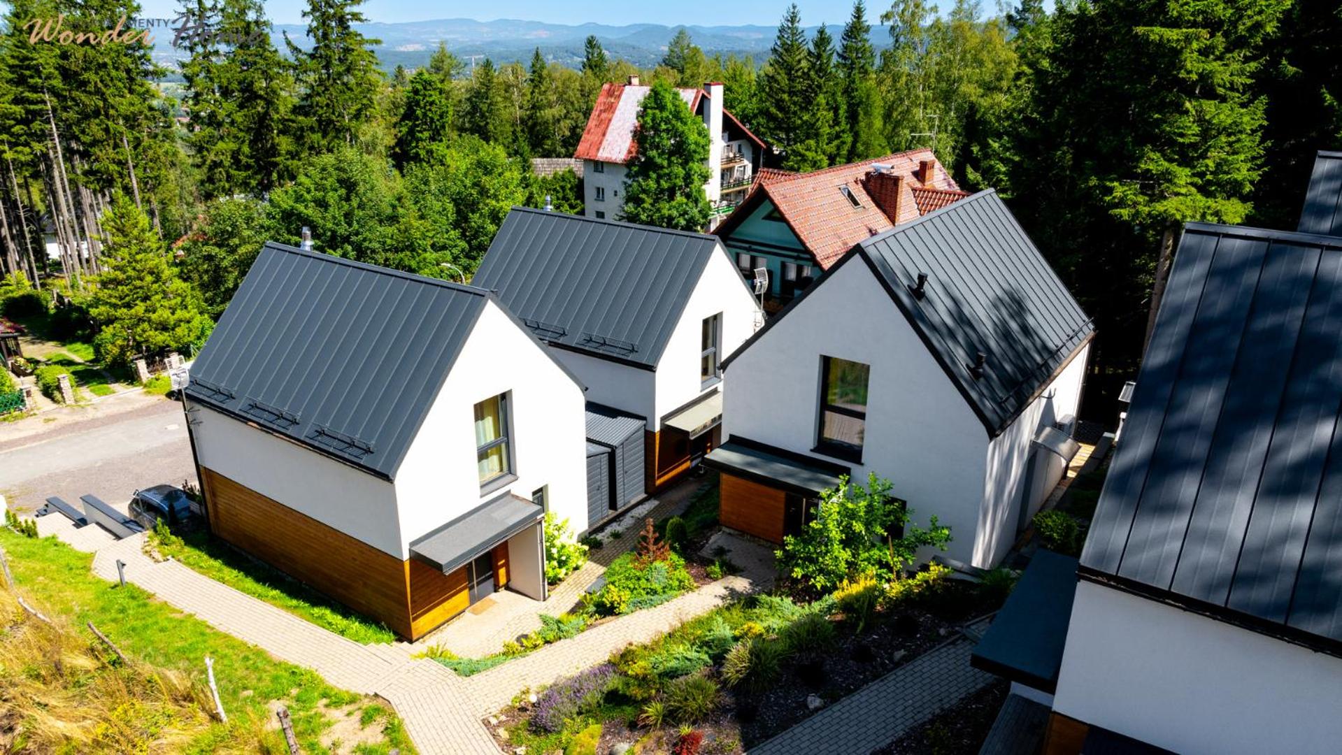 Wonder Home - Domki górskie wolnostojące z prywatnymi tarasami - zielona okolica