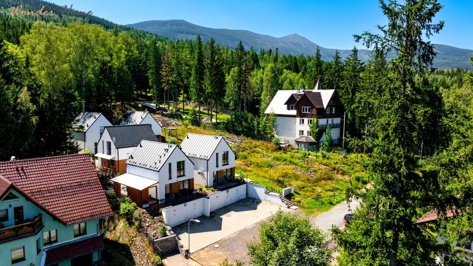 Wonder Home - Domki górskie wolnostojące z prywatnymi tarasami - zielona okolica