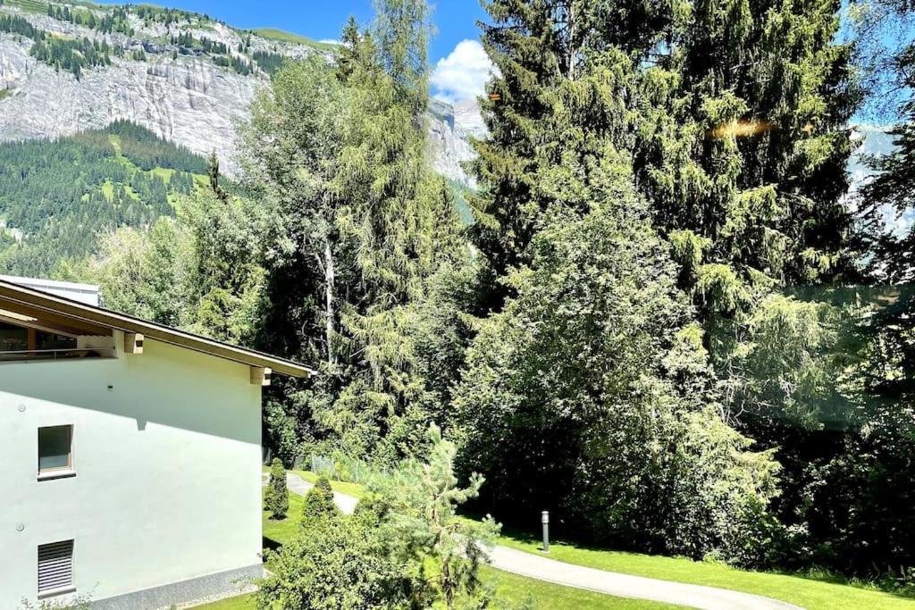 Private luxury 4 bedroom apartment in Flims Waldhaus