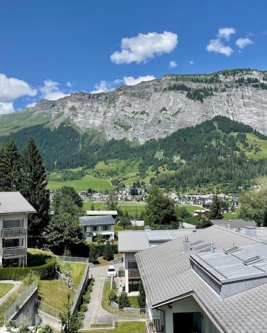 Private luxury 4 bedroom apartment in Flims Waldhaus