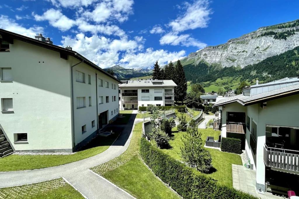 Private luxury 4 bedroom apartment in Flims Waldhaus