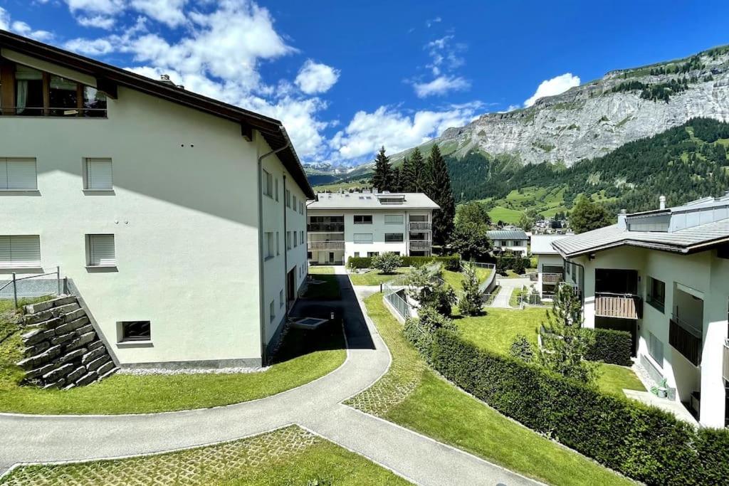 Private luxury 4 bedroom apartment in Flims Waldhaus