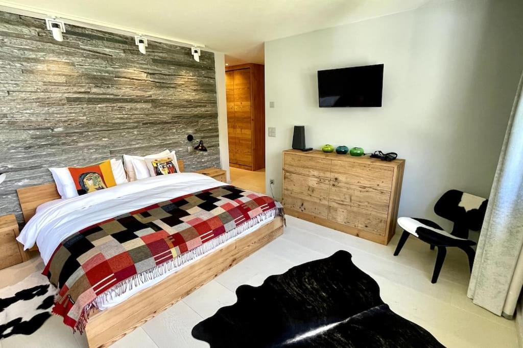 Private luxury 4 bedroom apartment in Flims Waldhaus