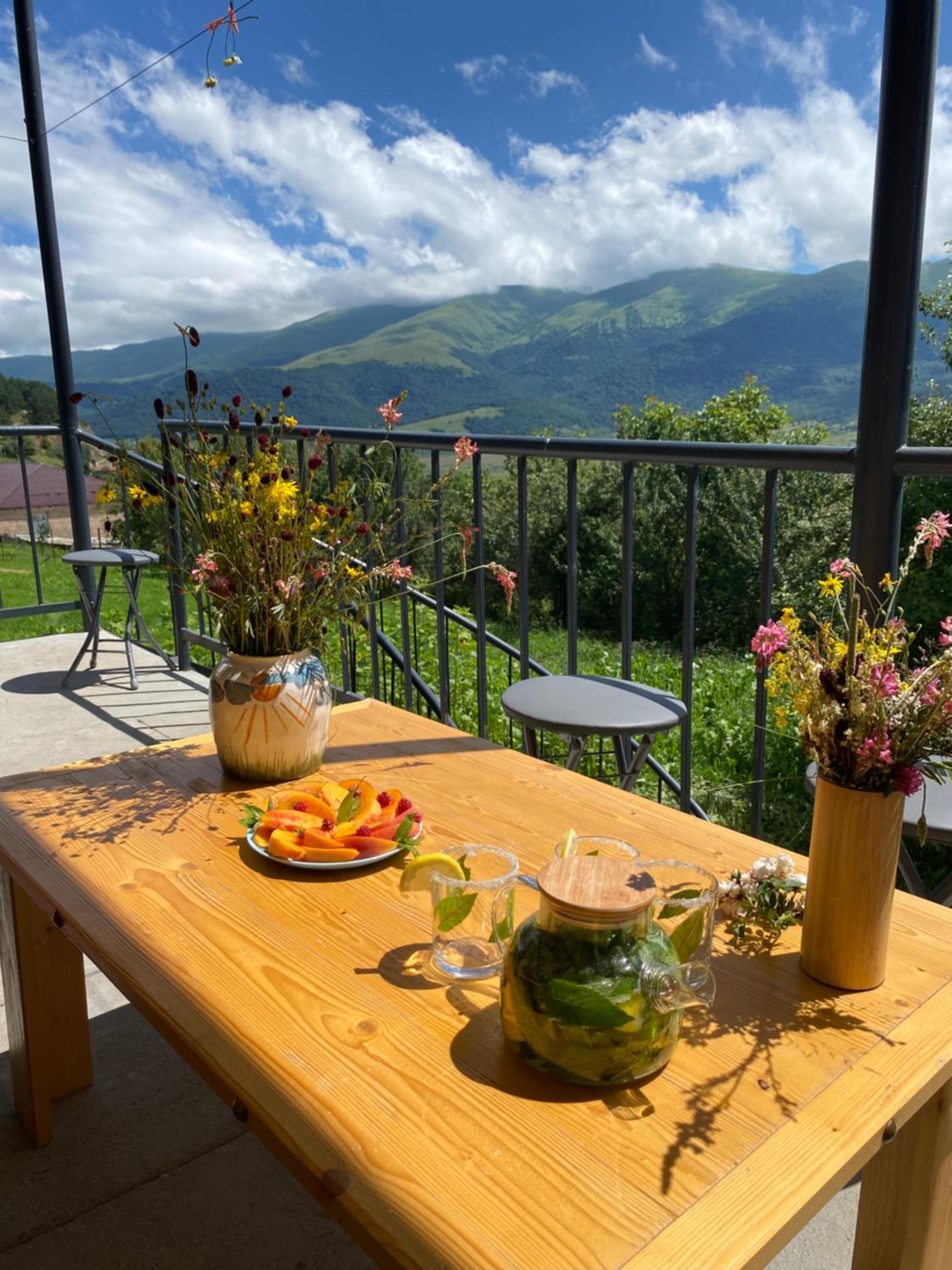 Dez Guest House with Mountain View