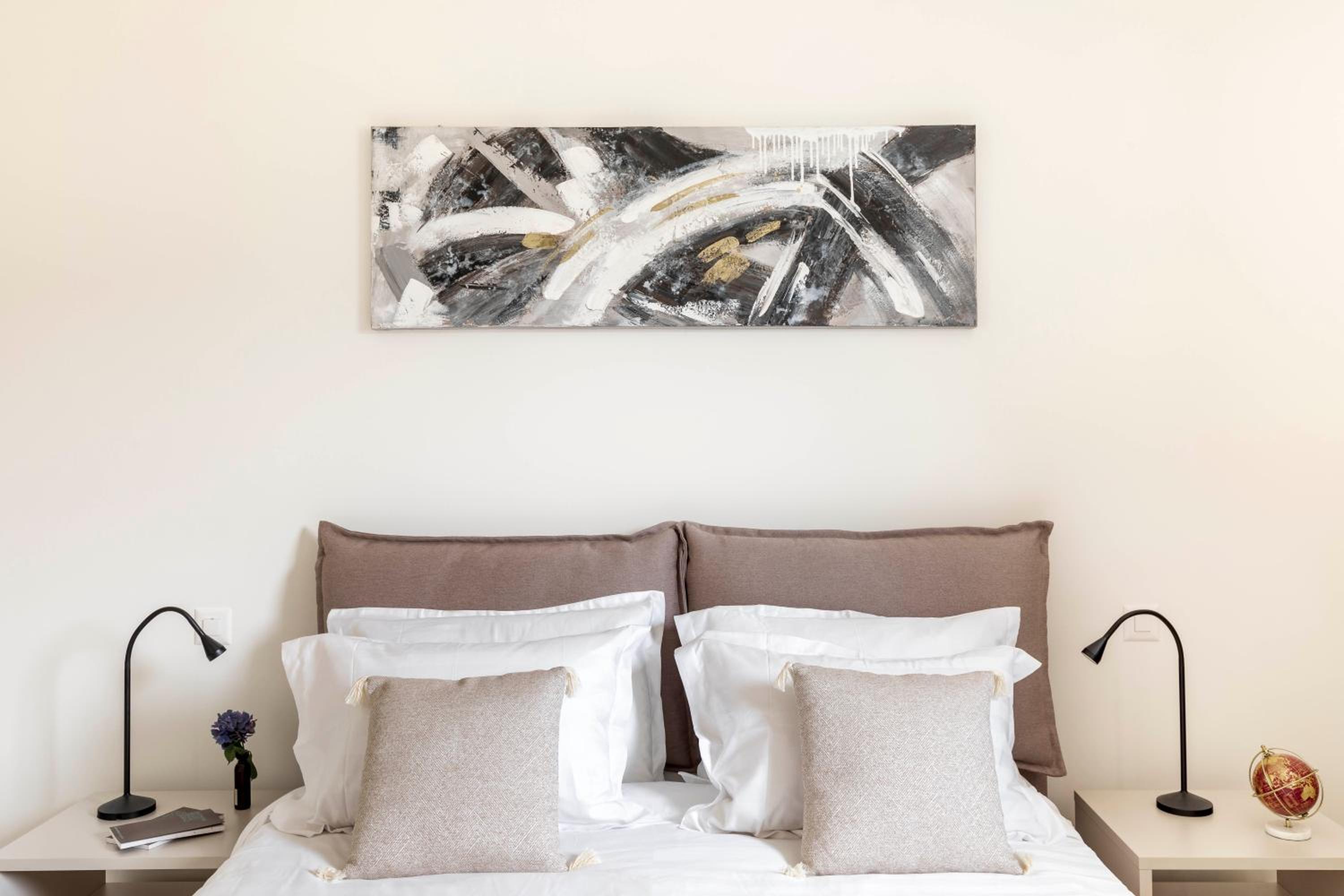 Regalia Suites - Free Parking