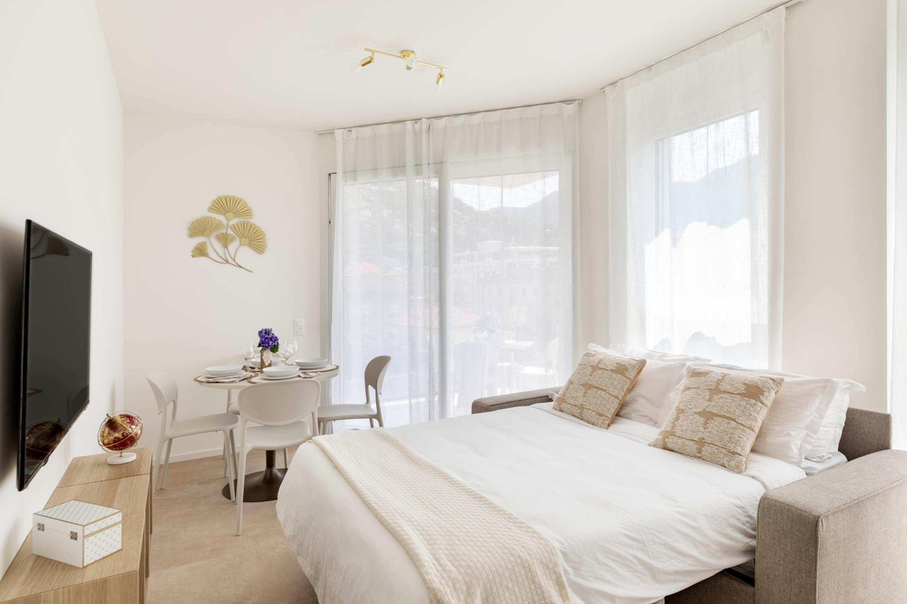 Regalia Suites - Free Parking