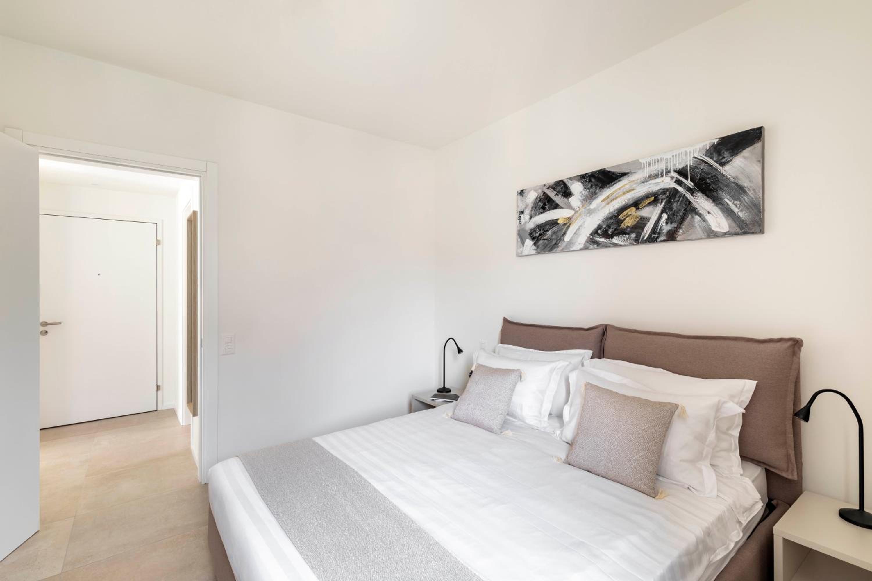Regalia Suites - Free Parking