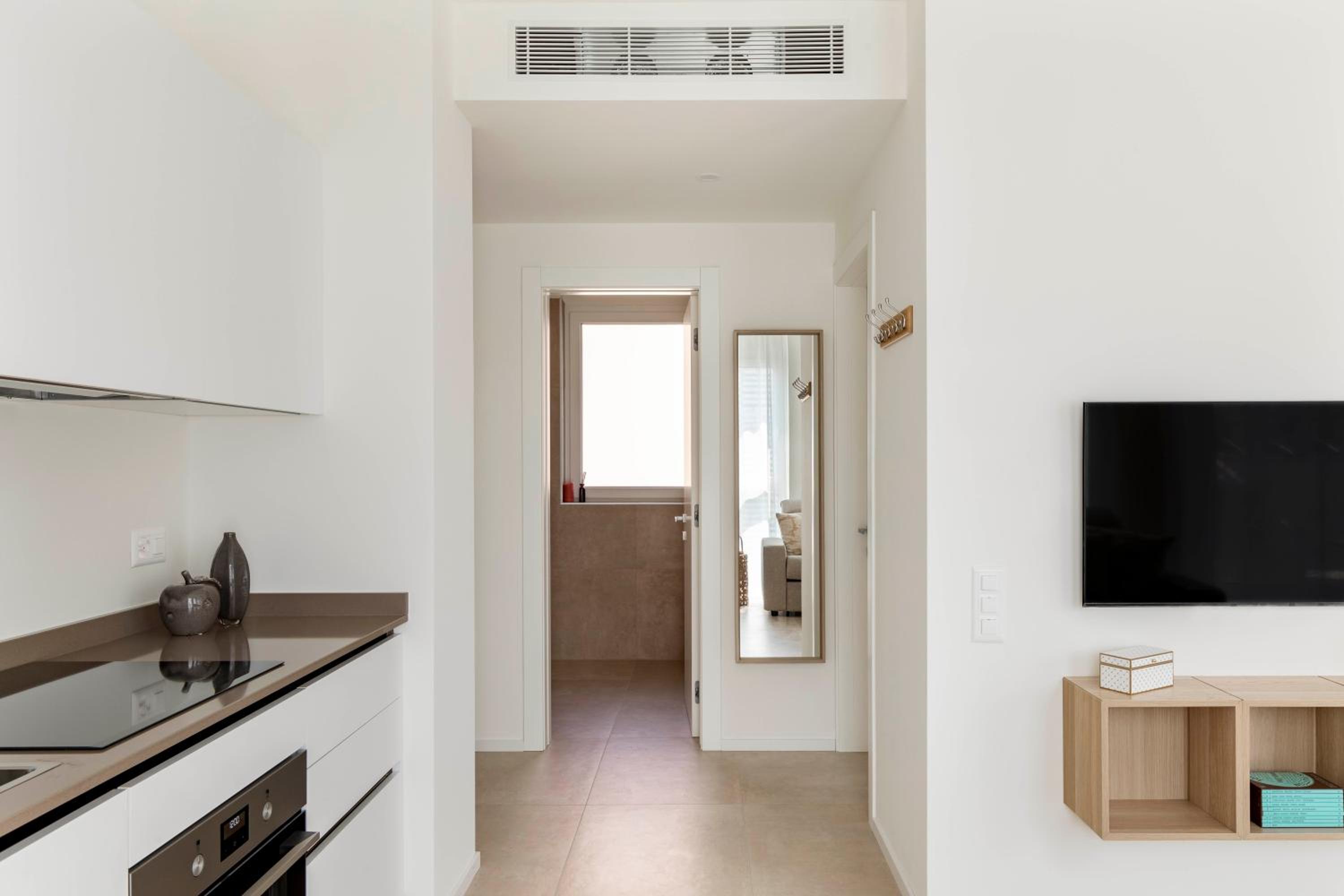 Regalia Suites - Free Parking