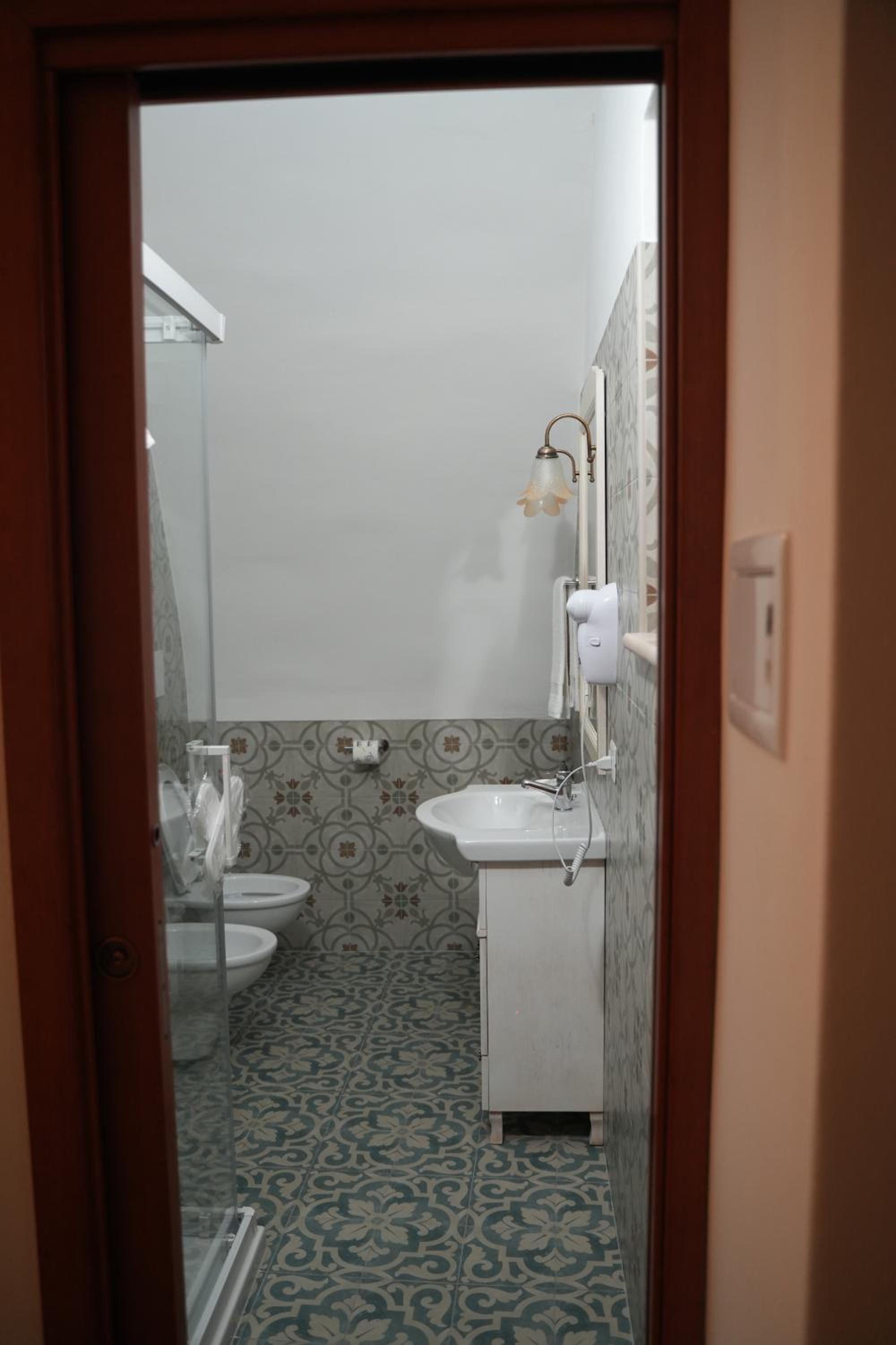 Photo 32