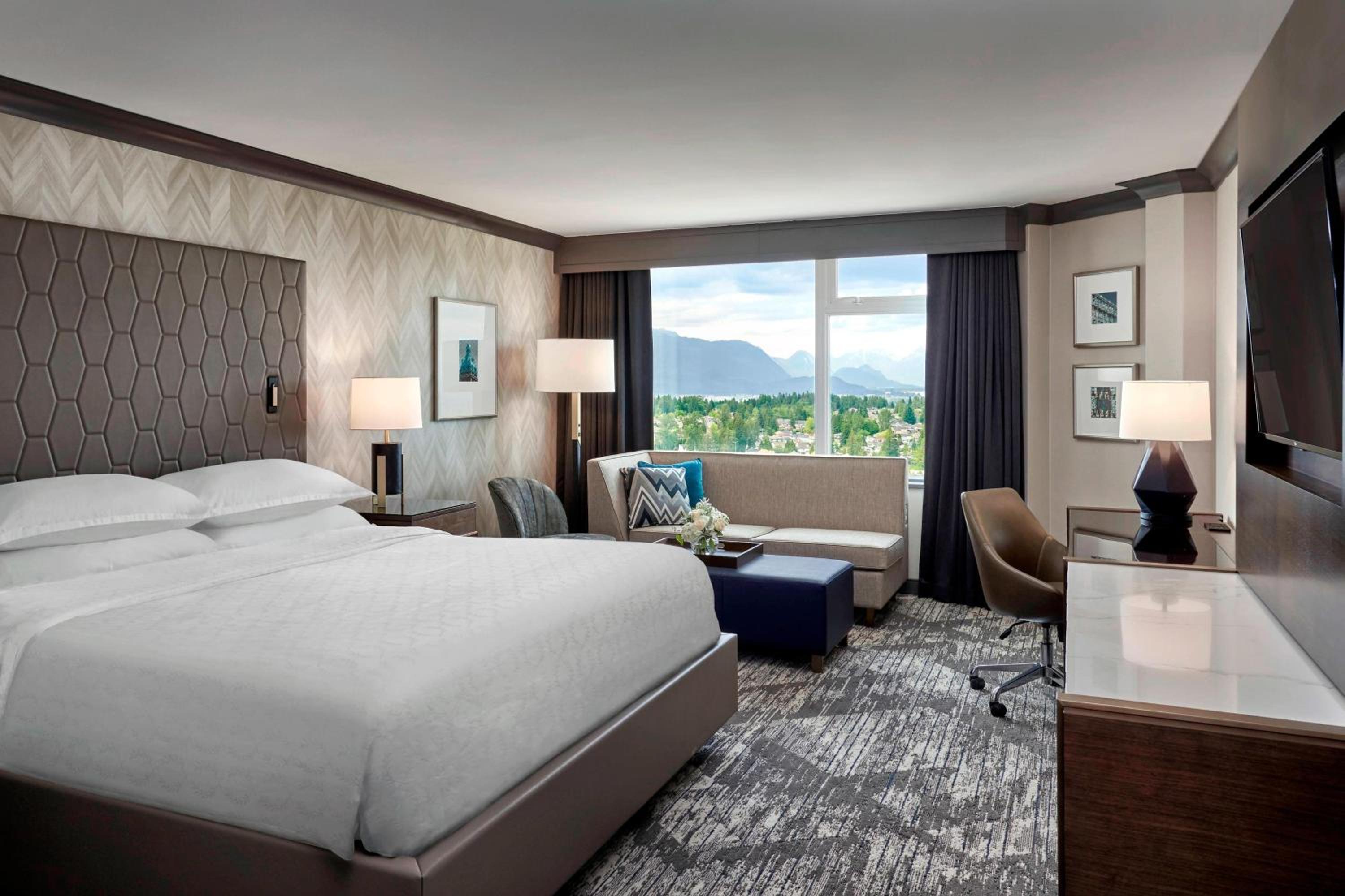 Surrey Vacations - Sheraton Vancouver Guildford Hotel - Property Image 41