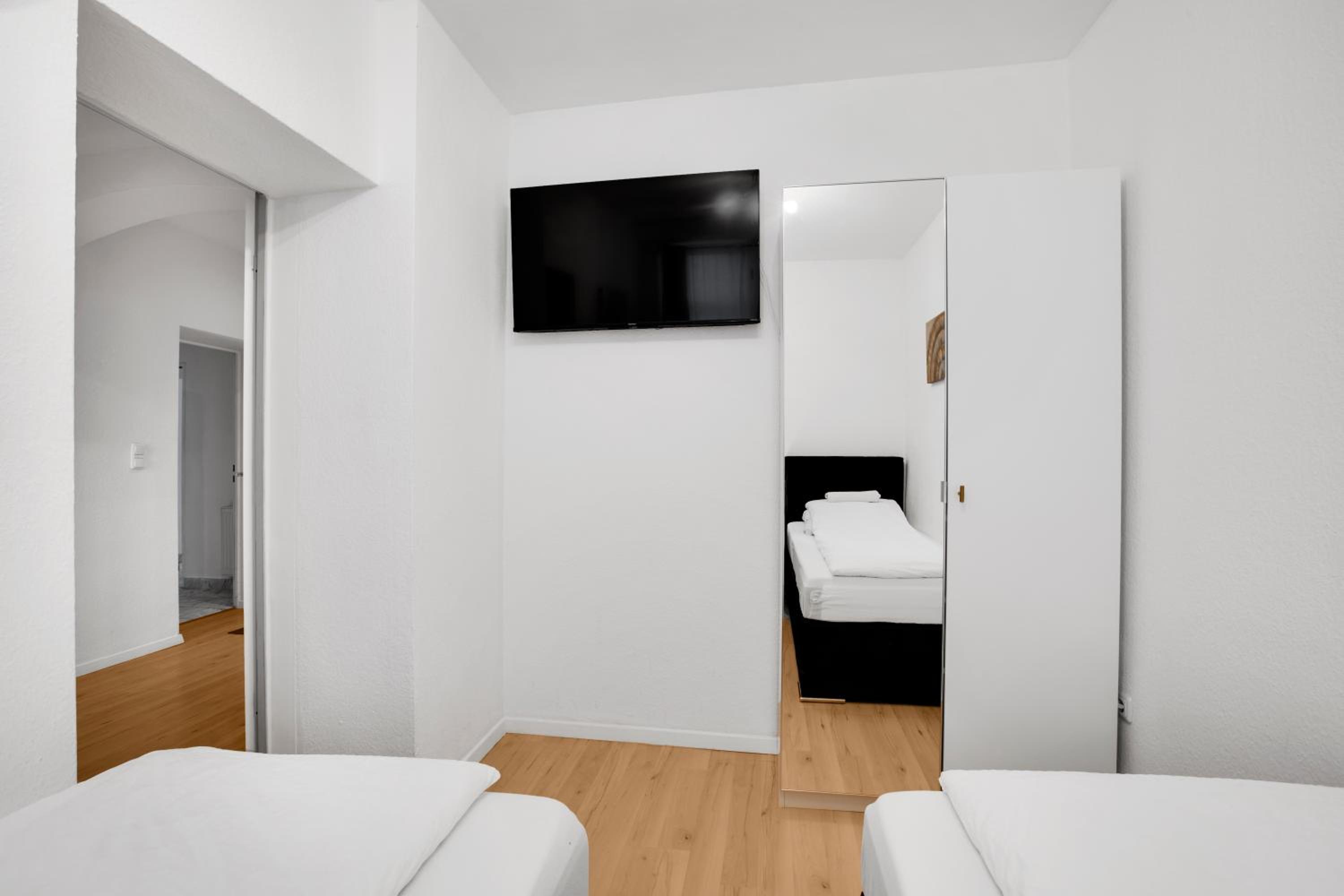 central 3 Bedroom Apartment in Kreuzberg