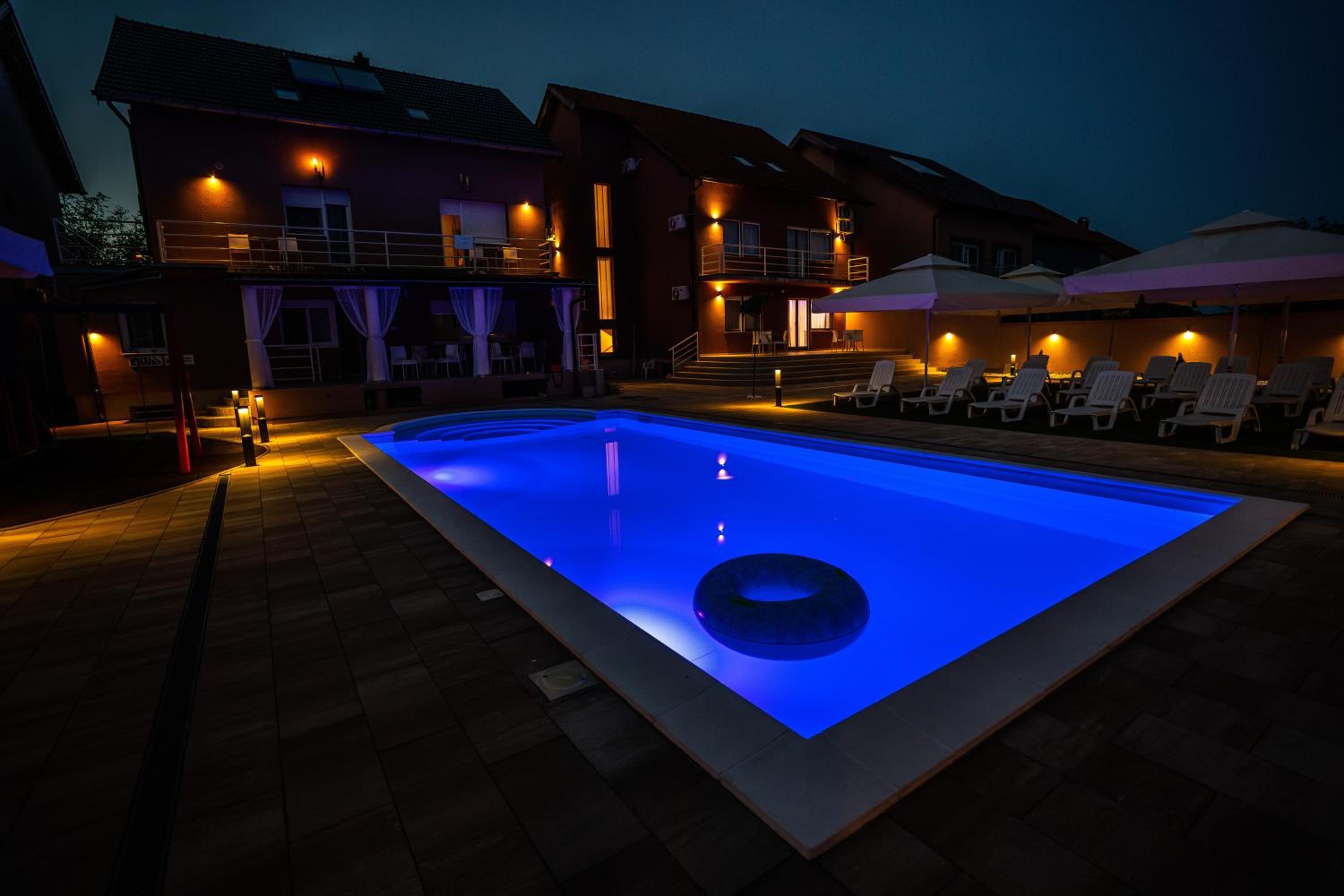 Villa Biser Dunava - Pool & River View