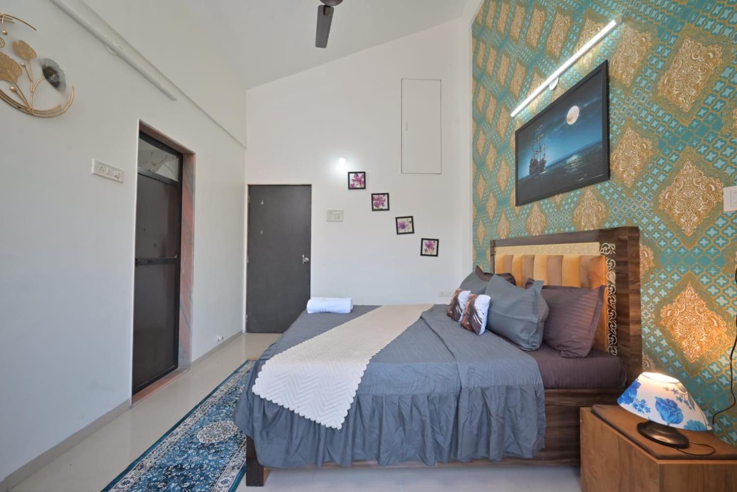 EMPYREAN STAY ll 2BHK II LUCIFER VILLA ll PRIVATE POOL II