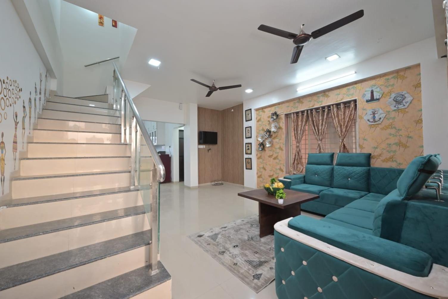 EMPYREAN STAY ll 2BHK II LUCIFER VILLA ll PRIVATE POOL II
