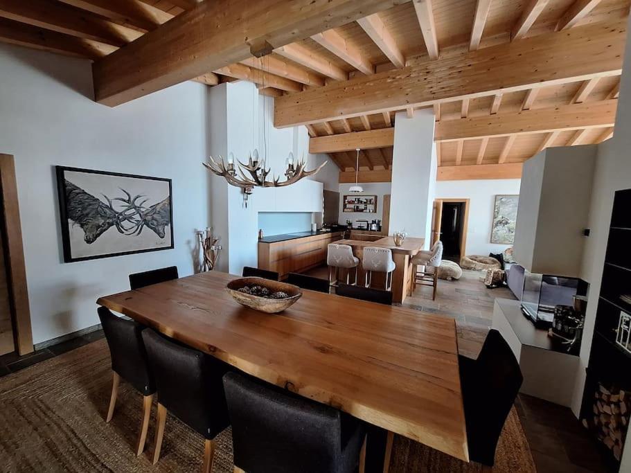 Luxury Chalet in Laax with Stunning Views