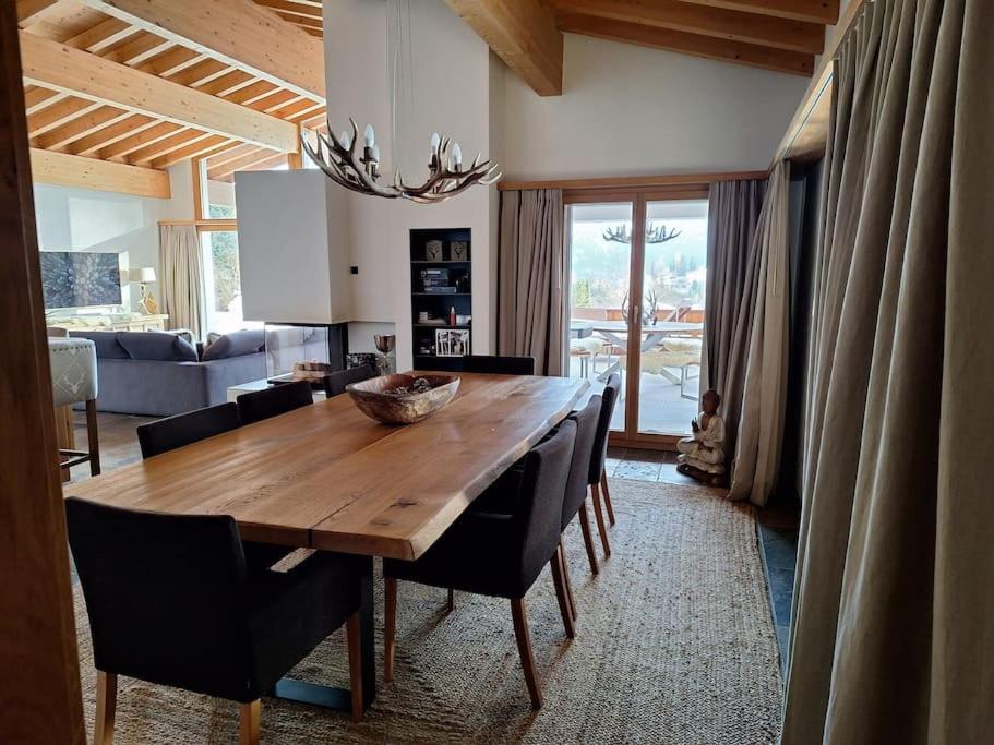Luxury Chalet in Laax with Stunning Views