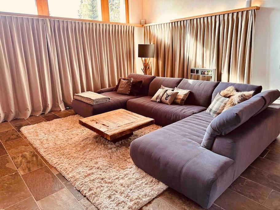 Luxury Chalet in Laax with Stunning Views