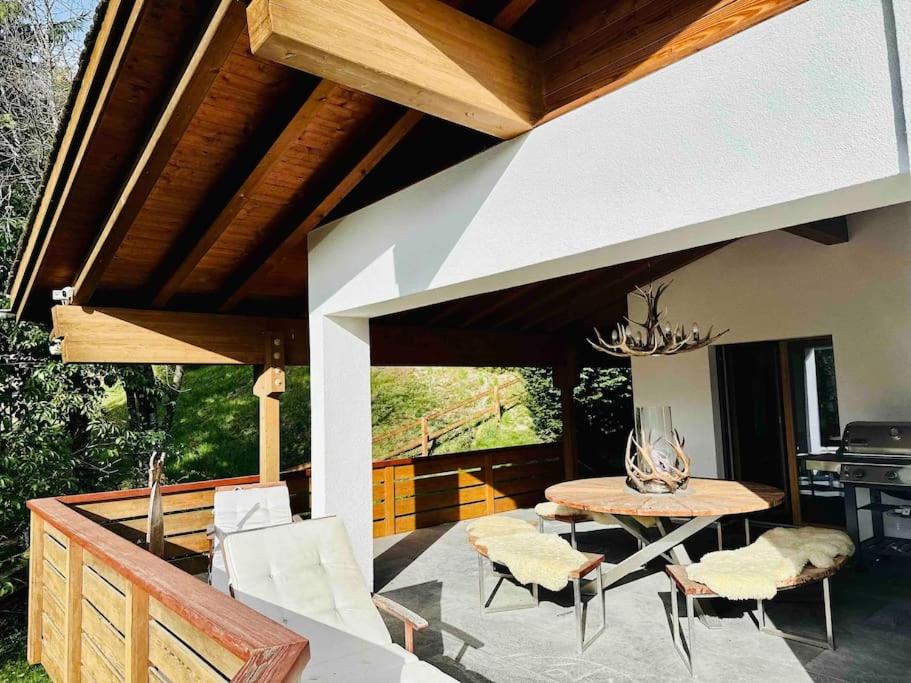 Luxury Chalet in Laax with Stunning Views