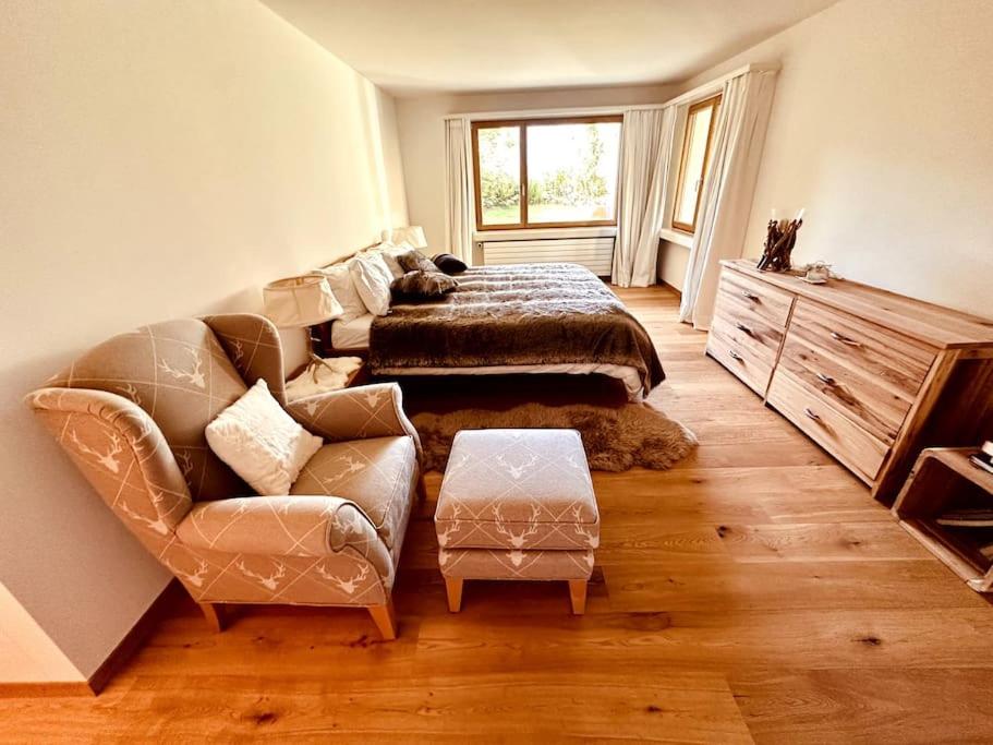 Luxury Chalet in Laax with Stunning Views