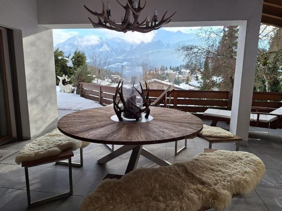Luxury Chalet in Laax with Stunning Views