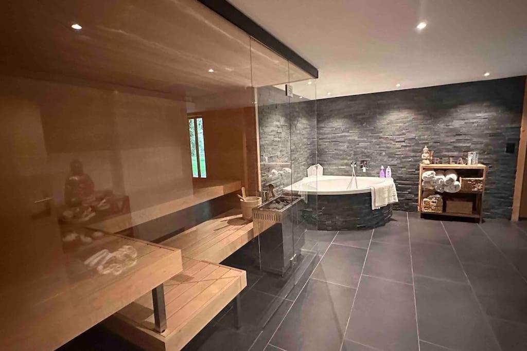 Luxury Chalet in Laax with Stunning Views