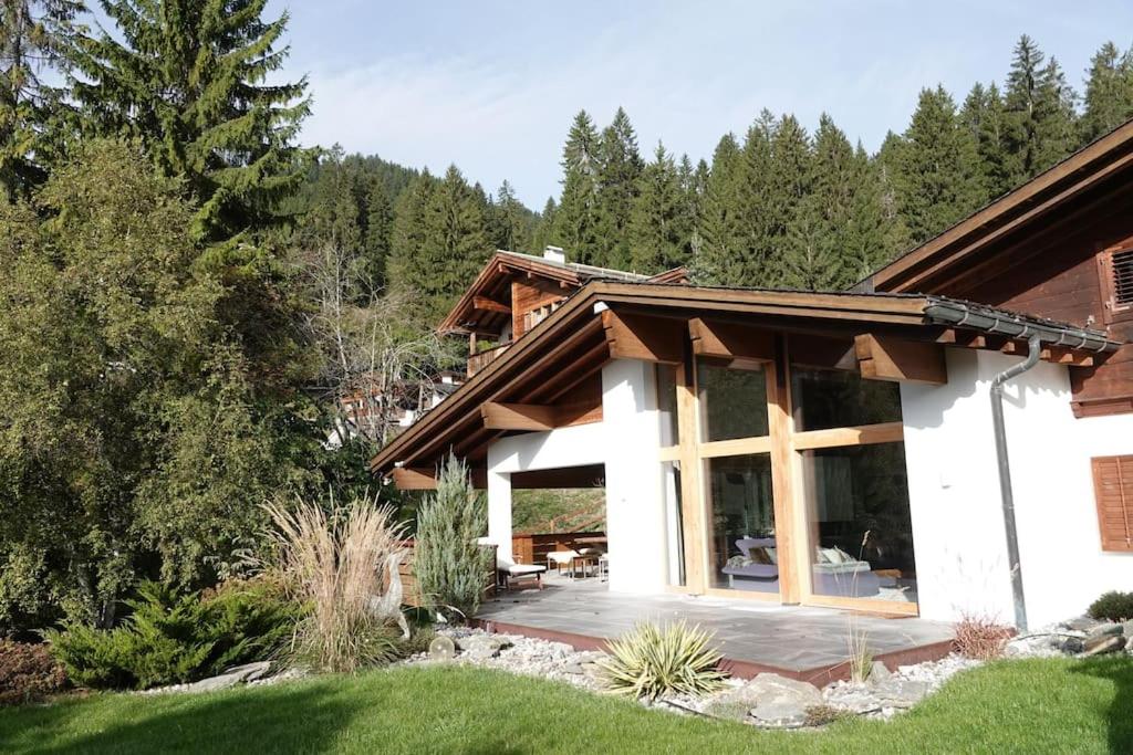 Luxury Chalet in Laax with Stunning Views