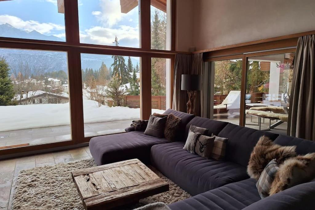 Luxury Chalet in Laax with Stunning Views