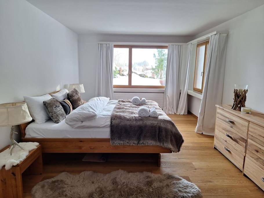 Luxury Chalet in Laax with Stunning Views