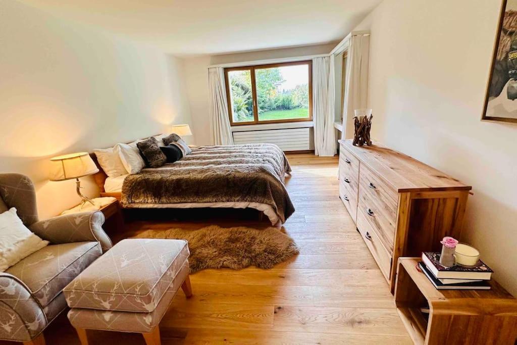 Luxury Chalet in Laax with Stunning Views