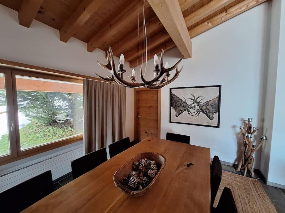 Luxury Chalet in Laax with Stunning Views
