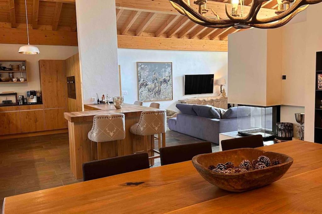 Luxury Chalet in Laax with Stunning Views