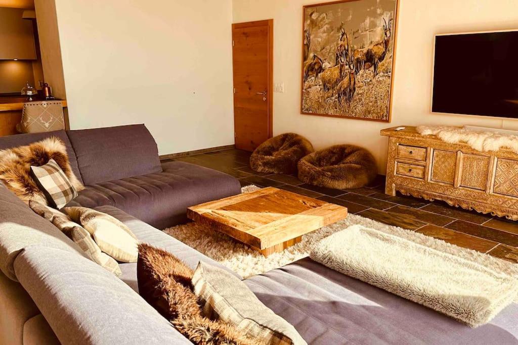 Luxury Chalet in Laax with Stunning Views