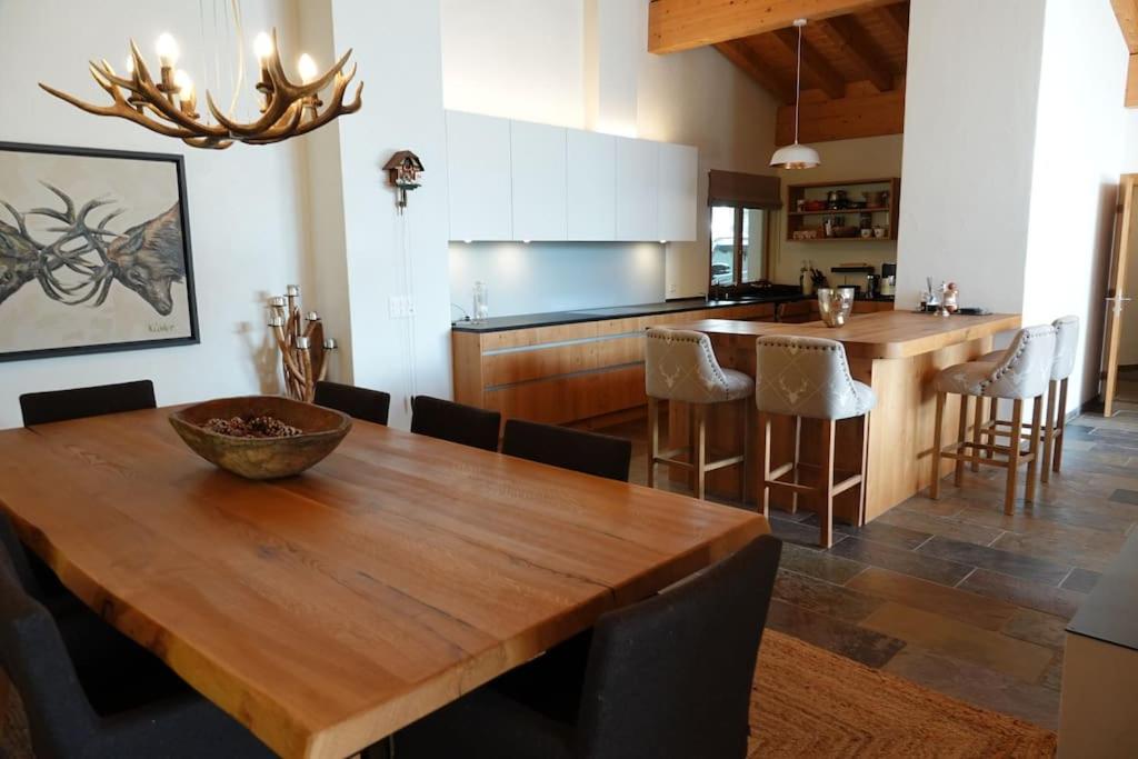 Luxury Chalet in Laax with Stunning Views