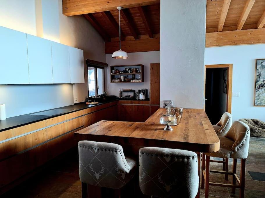 Luxury Chalet in Laax with Stunning Views